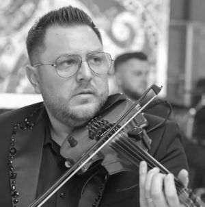 In memoriam: Povestea lui Gabi Stângău se încheie așa cum a început – cu sunetul fermecător al viorii