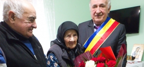 Aniversare emoționantă: Grosos Elena din Mogoșești a împlinit 100 de ani
