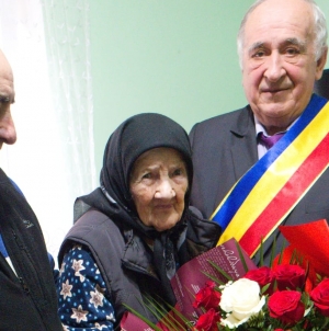 Aniversare emoționantă: Grosos Elena din Mogoșești a împlinit 100 de ani