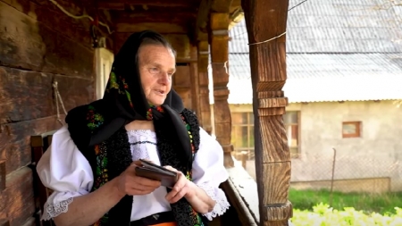 Mătușa Mărie din Vișeu de Jos și talentul său în compus poezii populare din Maramureș