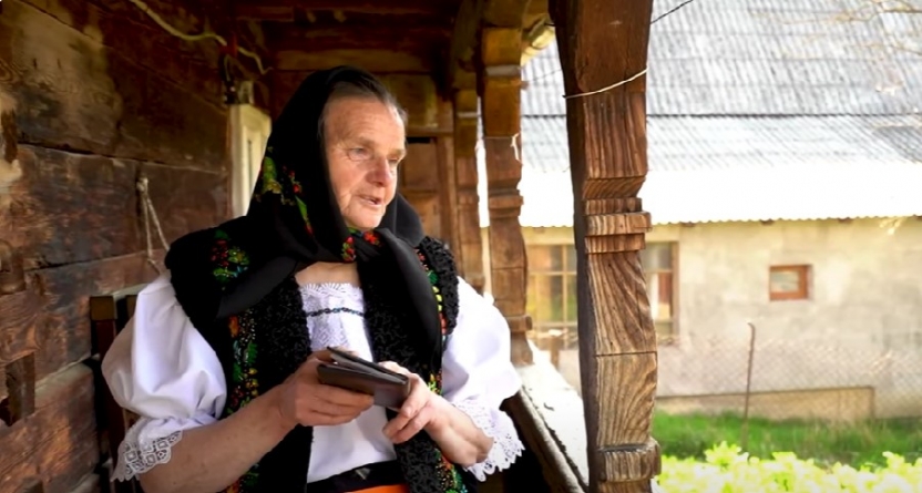 Mătușa Mărie din Vișeu de Jos și talentul său în compus poezii populare din Maramureș