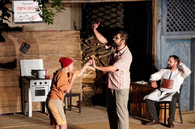 Aventura teatrală din satele maramureșene continuă. Proiectul „Cultură’n Șură” se derulează de peste zece ani