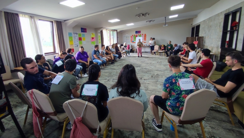 Cursuri de antreprenoriat destinate liceenilor din Maramureș