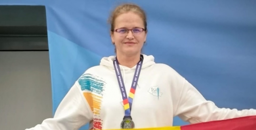 Maramureșeanca Delia Ana Kovacs a obținut argintul la probă individuală și la proba ștafetă, la Oradea, în cadrul Campionatului European de Înot în Ape Înghețate