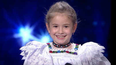 Maramureșeanca Dora Debreczeni i-a fermecat pe jurați și a cucerit întreaga scenă de la show-ul ”Românii au talent”