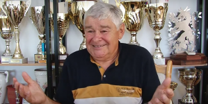 La mulți ani antrenorului emerit Ion Gherhard! Este tehnicianul care a adus cea mai bună performanţă a handbalului feminin din oraş, la nivel internaţional