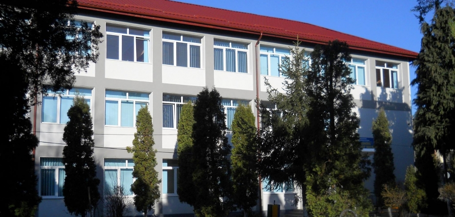 Balul Bobocilor la ”Economic”, chiar de Mărțișor