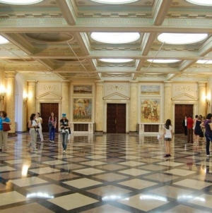 Elevii vor avea acces gratuit la spectacole și în muzee