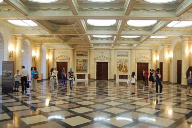 Elevii vor avea acces gratuit la spectacole și în muzee