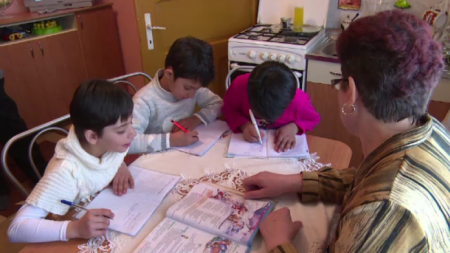 Condiții mai stricte pentru viitorii asistenți maternali