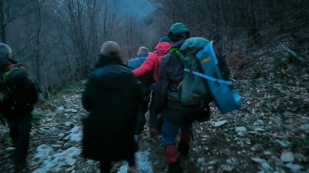 Turist din Cluj ajutat de salvamontiștii maramureșeni după ce s-a accidentat în Munții Țibleș