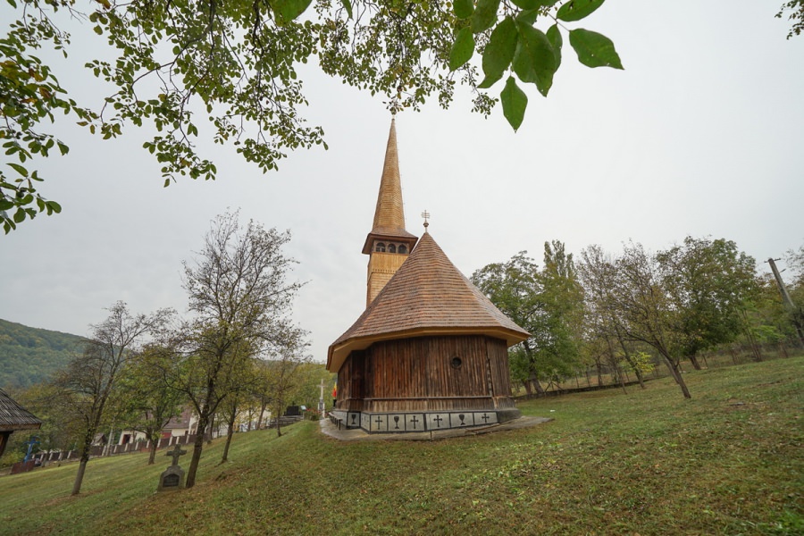 Biserica, monument istoric din Vărai