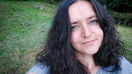 Un dialog cu Vera Vancea despre melanjul dintre arta de suflet și cea de zi cu zi