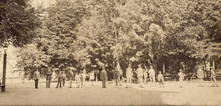 Fotografia versus memoria istoriei – „Priviri” din orașul Baia Mare (VI)