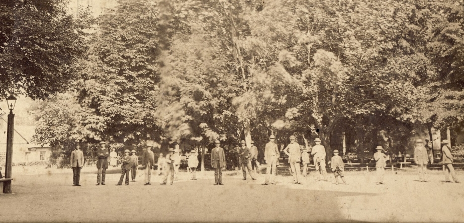 Fotografia versus memoria istoriei – „Priviri” din orașul Baia Mare (VI)