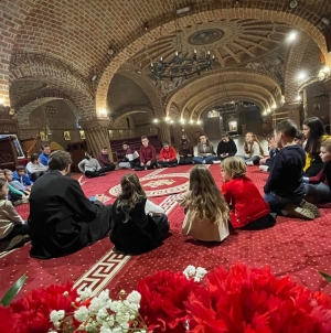 „Învierea Domnului pe înțelesul copiilor”: Program catehetic la Catedrala Episcopală din Baia Mare