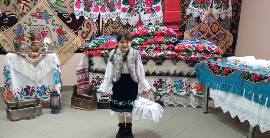 Portul popular chiorean și satul românesc tradițional, promovat în Remecioara în cadrul unei șezători