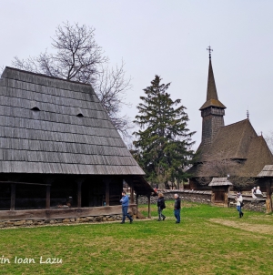 Biserica de lemn maramureșeană, atracția Muzeul Satului „Dimitrie Gusti” din București