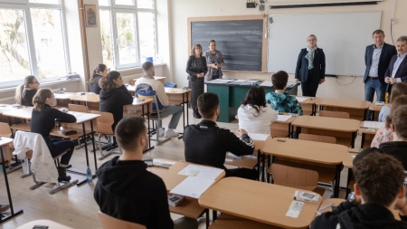 282 de elevi din 12 județe au participat la presimularea examenului de admitere la Universitatea de Medicină „Iuliu Hațieganu” Cluj-Napoca