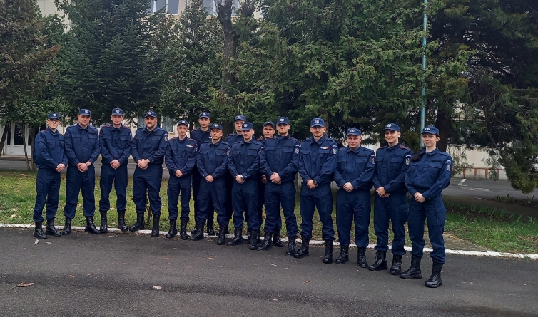 15 elevi fac practică la Jandarmeria Maramureș