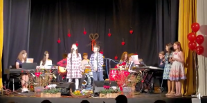 ”Am un prieten autist”: Mai mulți artiști, concert caritabil pentru copii, în Baia Mare