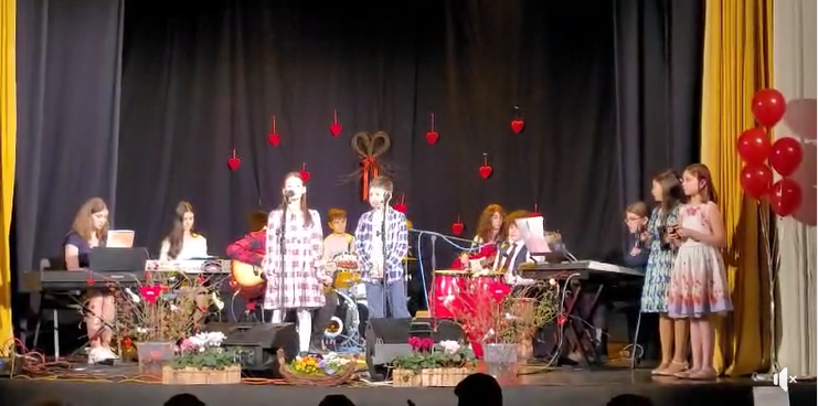 ”Am un prieten autist”: Mai mulți artiști, concert caritabil pentru copii, în Baia Mare