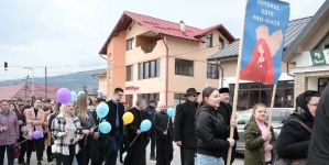 Peste 400 de persoane au participat la Marșul pentru viață de la Borșa