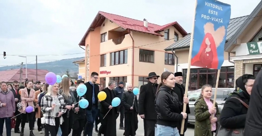 Peste 400 de persoane au participat la Marșul pentru viață de la Borșa