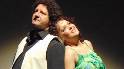 Teatrul Ararat vă invită la spectacolul „Romanţa Anonimilor”; Doamnele și domnișoarele beneficiază de intrare gratuită