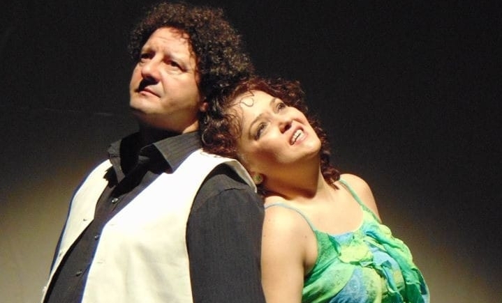 Teatrul Ararat vă invită la spectacolul „Romanţa Anonimilor”; Doamnele și domnișoarele beneficiază de intrare gratuită