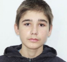 L-aţi văzut? Un tânăr de 17 ani nu a mai revenit acasă; Familia îl caută