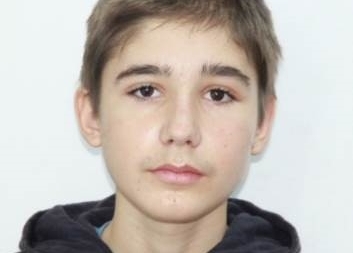 L-aţi văzut? Un tânăr de 17 ani nu a mai revenit acasă; Familia îl caută