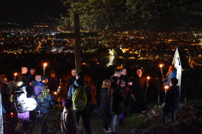 Procesiune specială la Dealul Crucii, a comunității maghiare de religie romano-catolică din Baia Mare
