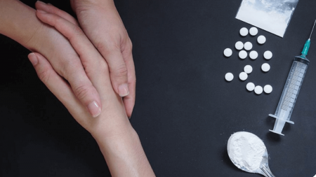 Vor fi construite centre de recuperare a dependenților de droguri