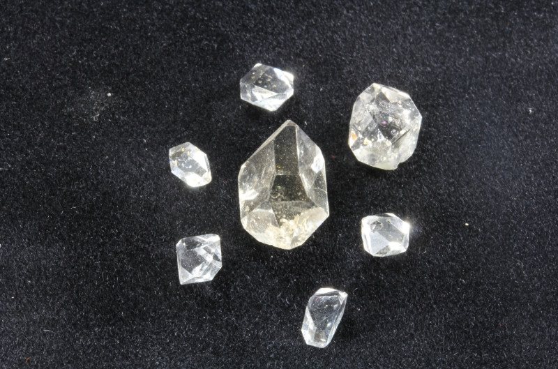 „Diamantul de Maramureș”, mineralul care poate păcăli cu ușurință datorită aspectului său unic