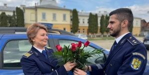 Doina, polițista din Maramureș care își împarte viața între carieră și familie, doi copii mari și trei nepoței