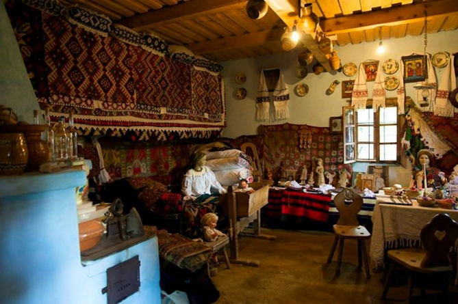 Muzeul Ţărăncii din Dragomireşti, singurul din ţară dedicat femeii