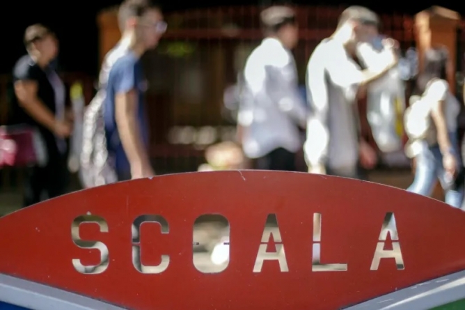 Activități obligatorii de prevenire a consumului de droguri, în școli