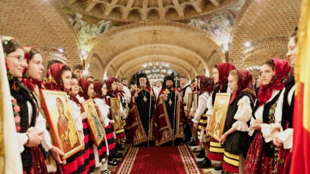 Duminică, 24 martie, în Duminica Biruinței, Preasfințitul Părinte Iustin și Preasfințitul Părinte Timotei vor sluji la Catedrala „Sfânta Treime”