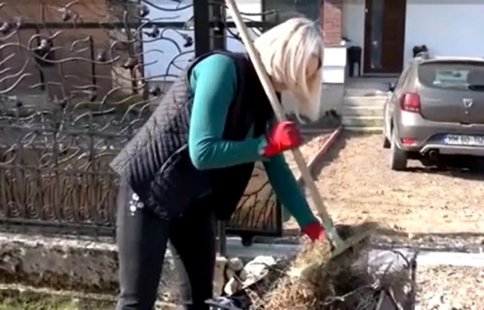 Legea care contrazice „tradiția” de a aprinde resturi vegetale în grădini