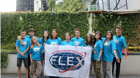 Un an de studiu gratuit în SUA, pentru liceenii români