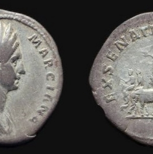 O monedă veche de aproape 2.000 de ani este exponatul lunii la Muzeul de Istorie și Arheologie