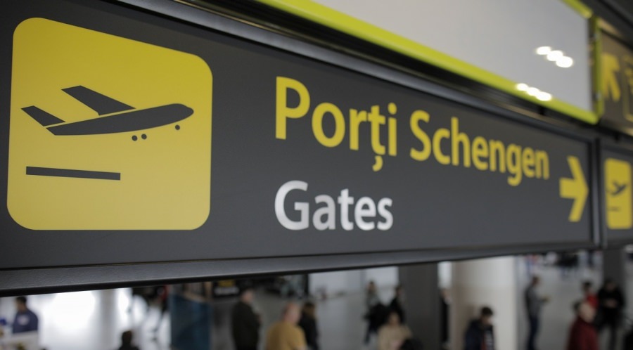 Noile reguli instituite odată cu intrarea României în Schengen-ul aerian/ maritim