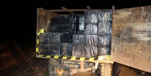 Captură impresionantă la Sighetu Marmației. 24.000 pachete cu țigări, descoperite într-o mașină
