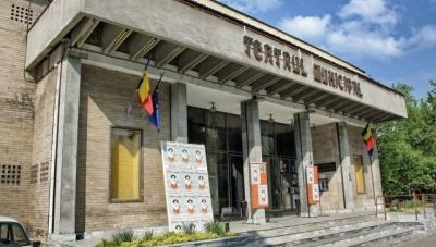 Invitație la spectacolul de improvizație „ImproJoker”