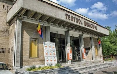 Invitație la spectacolul de improvizație „ImproJoker”