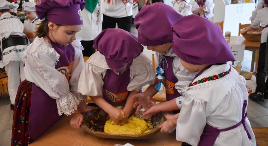 În Târgu Lăpuș va avea loc cea de-a III-a ediție a Concursului regional „Gastronomie și tradiții de pe meleaguri românești” – preparare de cozonaci