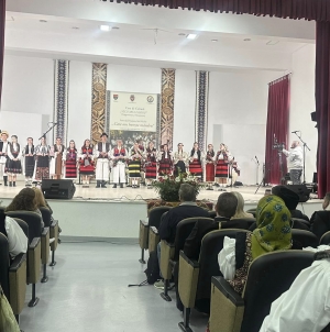 24 de tineri talentați se vor „lupta” pentru marele premiu al Festivalului Național de Folclor „Care om horește mândru” din Dragomirești