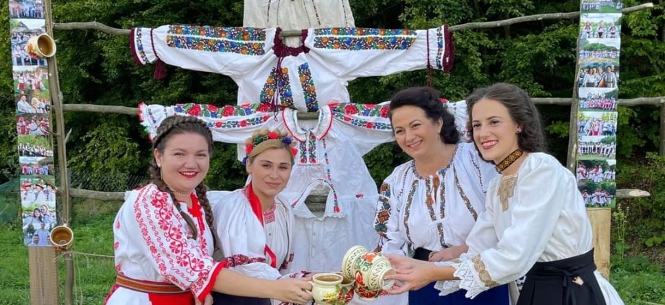„Lada de Zestre”: Ansamblul Folcloric Național „Transilvania” organizează un eveniment dedicat portului popular tradițional