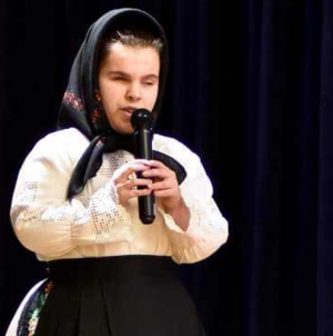 Tânăra Eliza-Elena Lazăr, un exemplu de putere și credință; „Cântările bisericești mă reprezintă cel mai mult, fiecare vers parcă îl simt cu adevărat și mă face să fiu mai aproape de Dumnezeu”